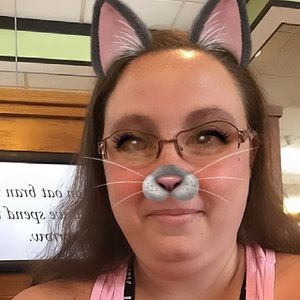 Meet your Posher, Hillary